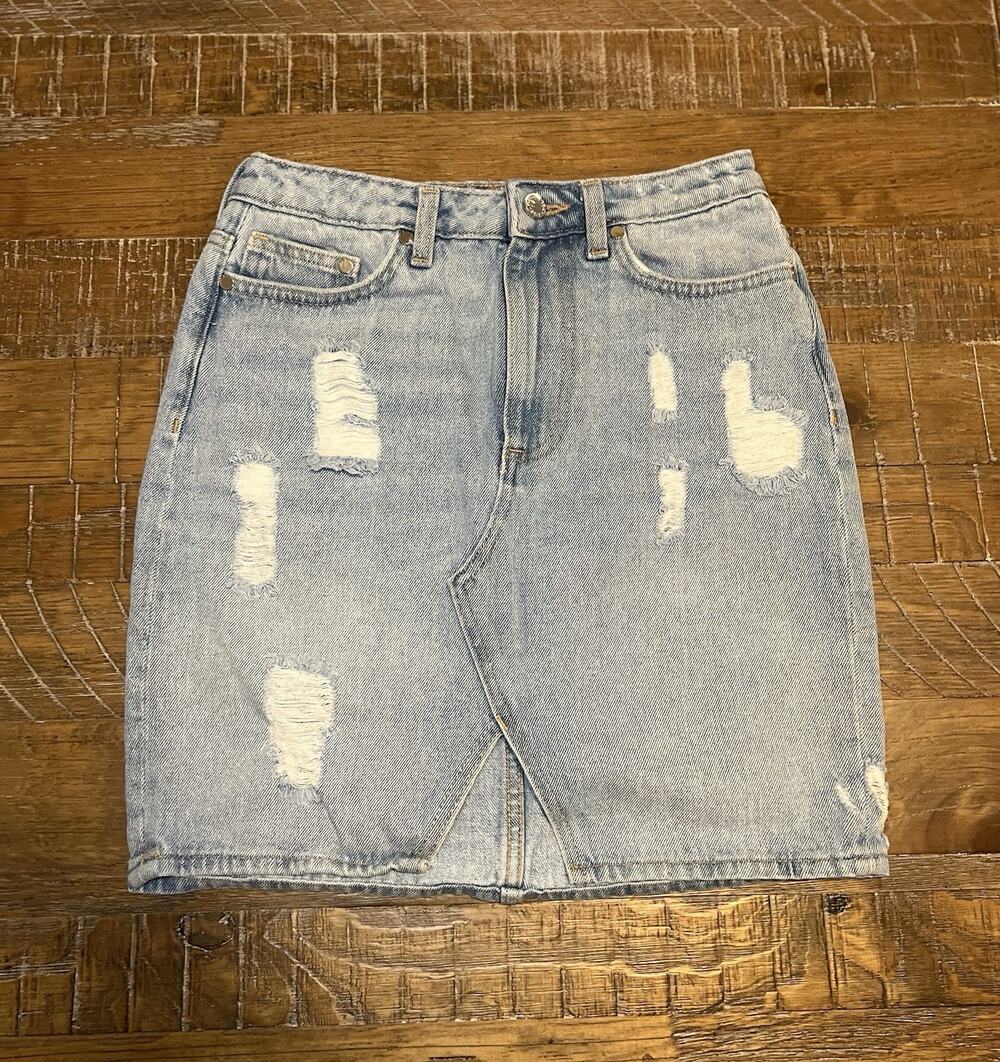 H&M Distressed Denim Skirt Size 6 Light Wash Pencil Skirt Blue Jean Cowgirl